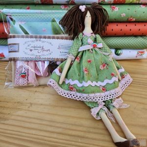 Kit de Material - Boneca Mel - (SEM PROJETO) - Faz 1 boneca