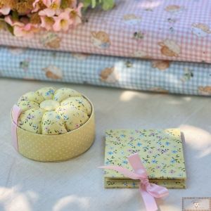 Alfineteiro e Porta Agulha Artesanal - AMARELO