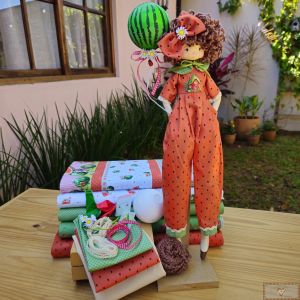  CLUBE BONECAR Kit de Material - Boneca Melissa - (SEM PROJETO) - FAZ 1 BONECA