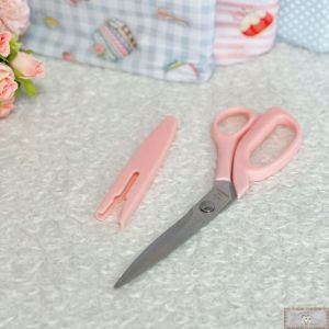 Tesoura com Capa Protetora ROSA - 1UN (20,5cm)