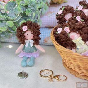 Boneca Artesanal (13CM) + 1 Chaveiro + 1 Broche - Morena